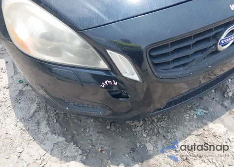 2013 Volvo S60 T5 Platinum z USA, uszkodzony, nr VIN YV1612FH1D2172607